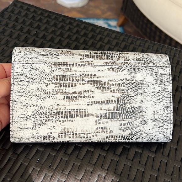 C KURT GEIGER NWT Kensington wallet clutch on chain white lizard print - Picture 12 of 17